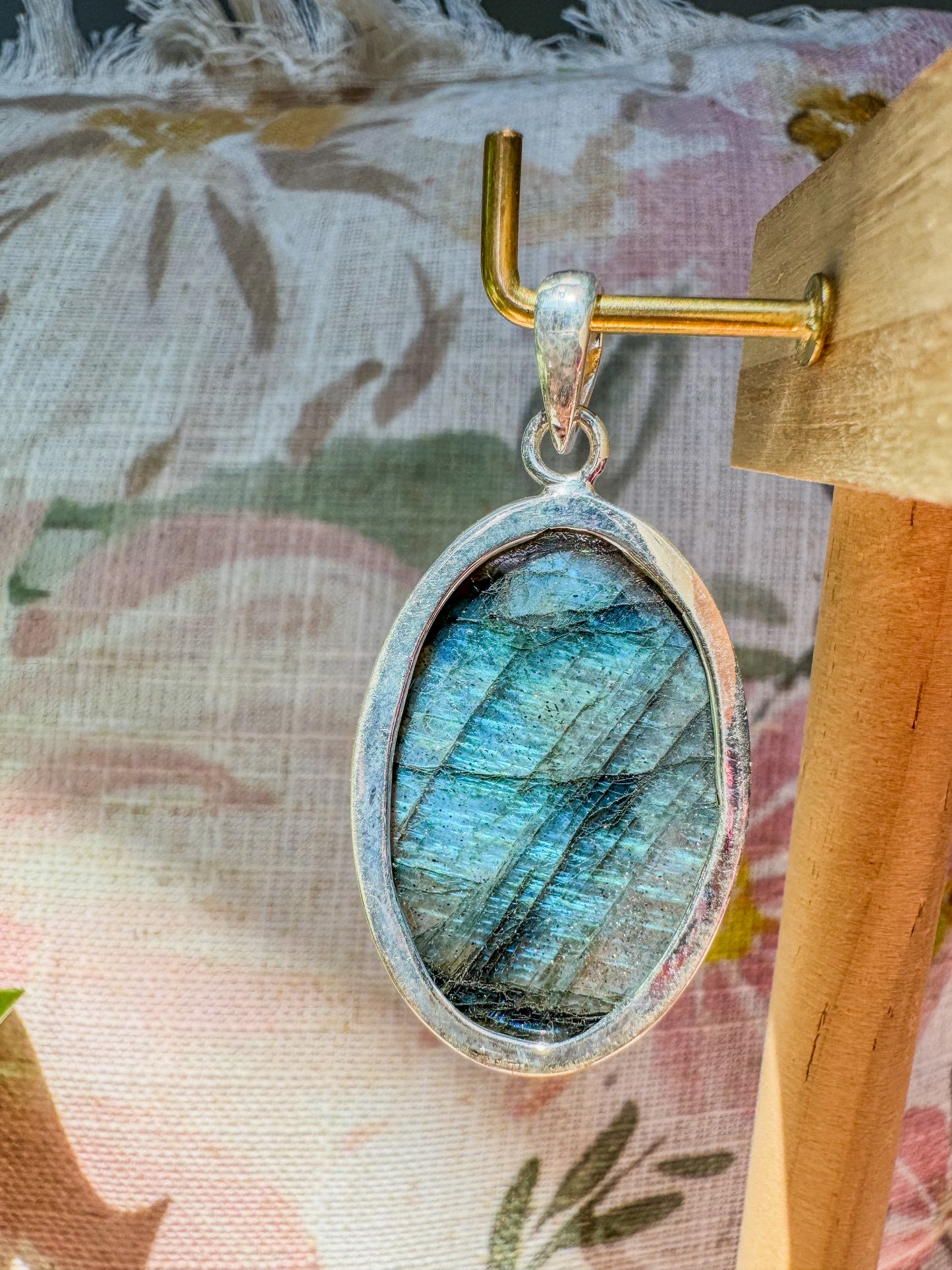 LABRADORITE PENDANT