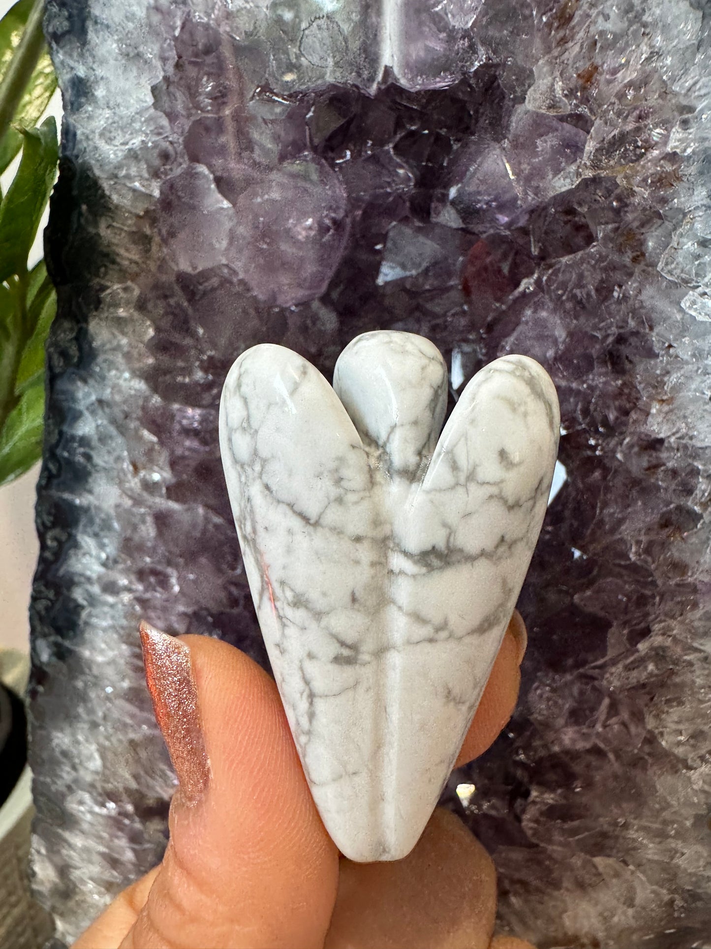 WHITE HOWLITE ANGEL