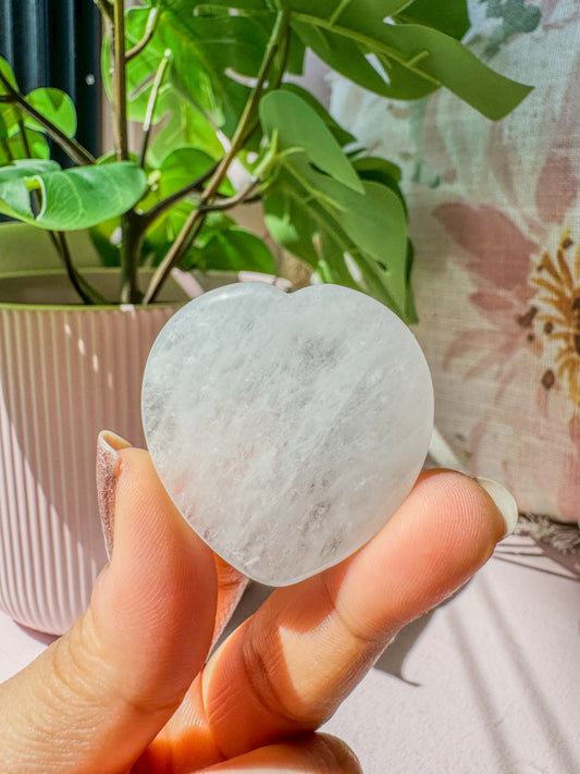 CLEAR QUARTZ PALM CRYSTAL