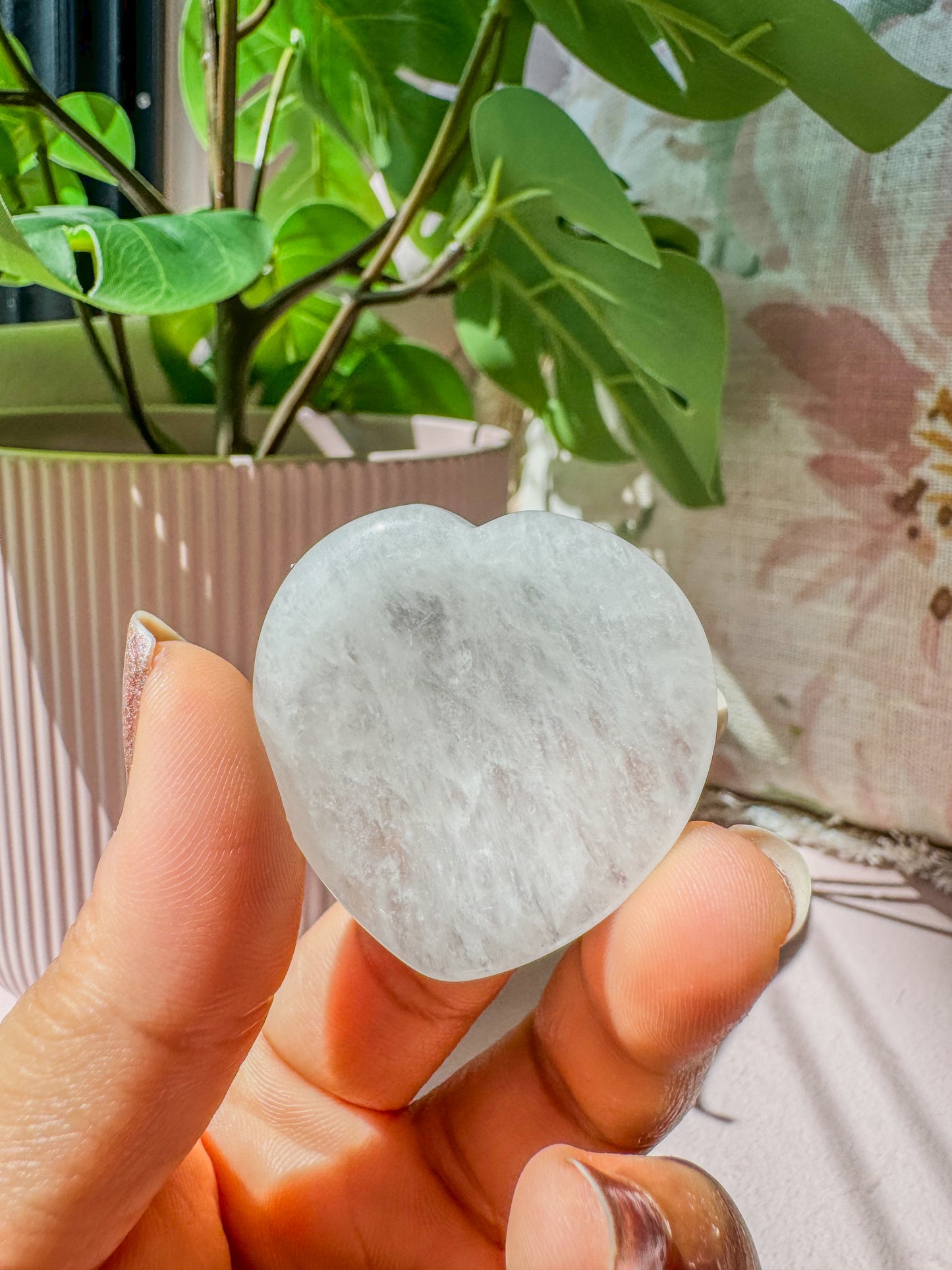 CLEAR QUARTZ PALM CRYSTAL