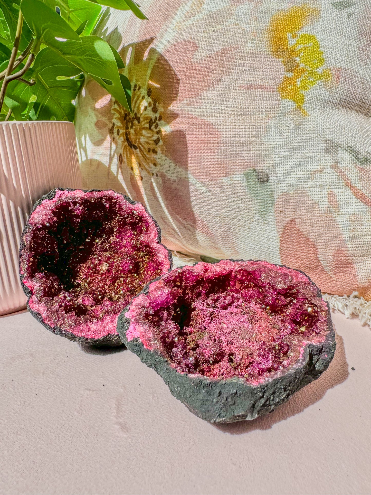 SPARKLY GEODE PINK