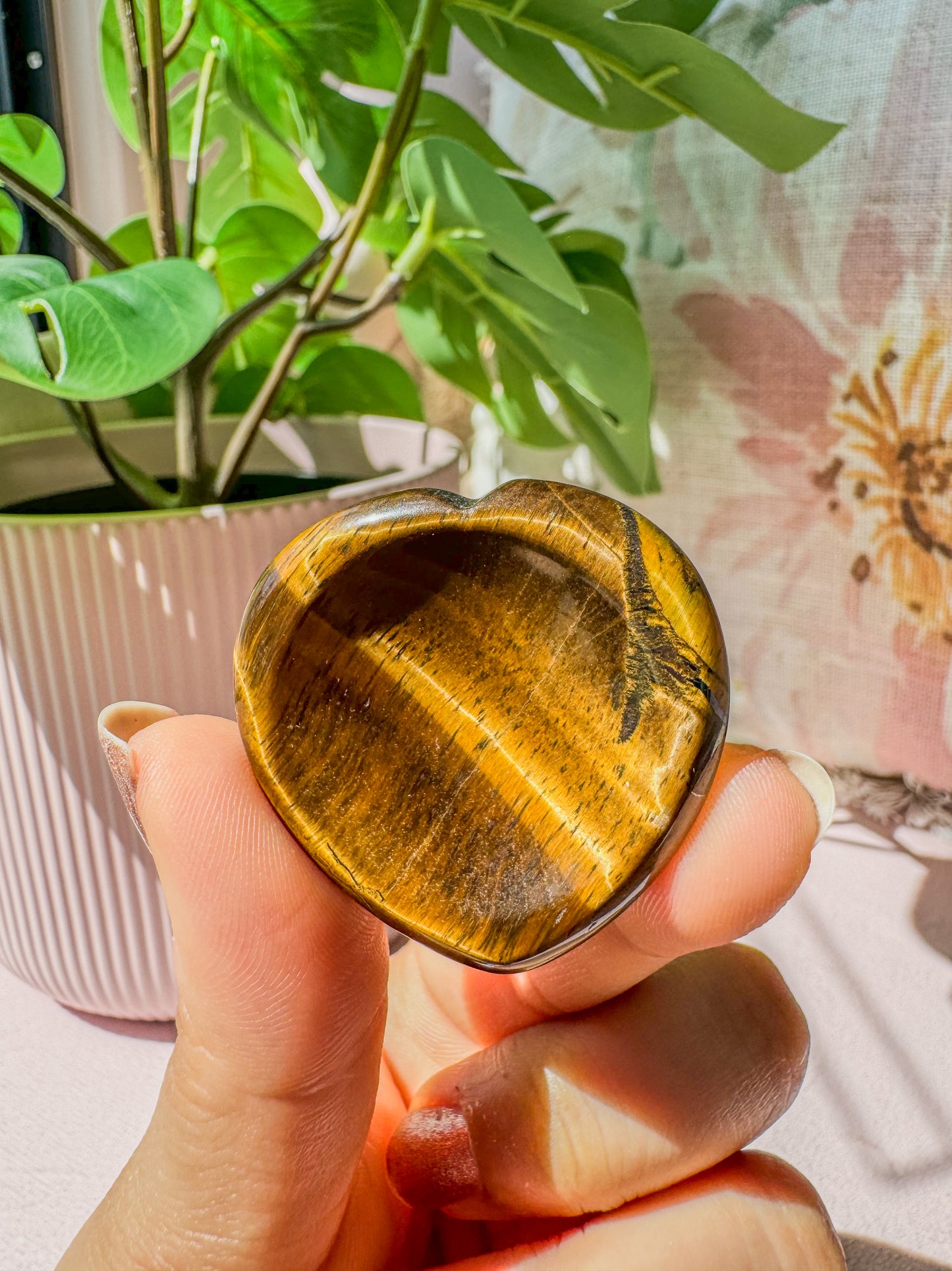 TIGER EYE PALM CRYSTAL